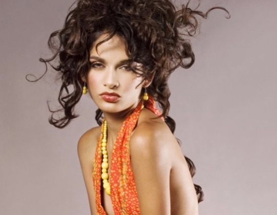 001 hairstyle brunette waves